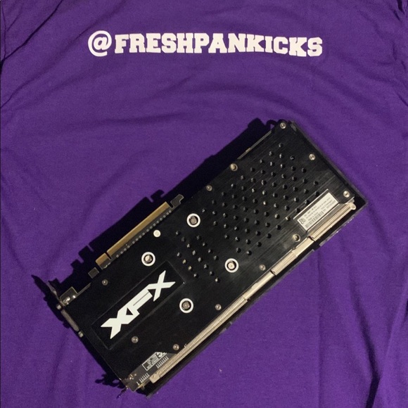 XFX AMD Radeon R9 390 8gb VRAM - Picture 2 of 3